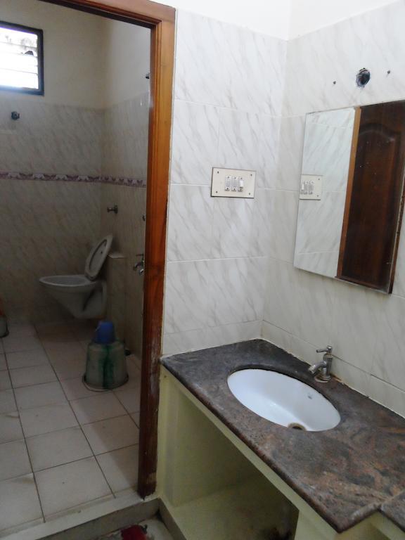 Hotel Sunilkrishna Tirupati Room photo